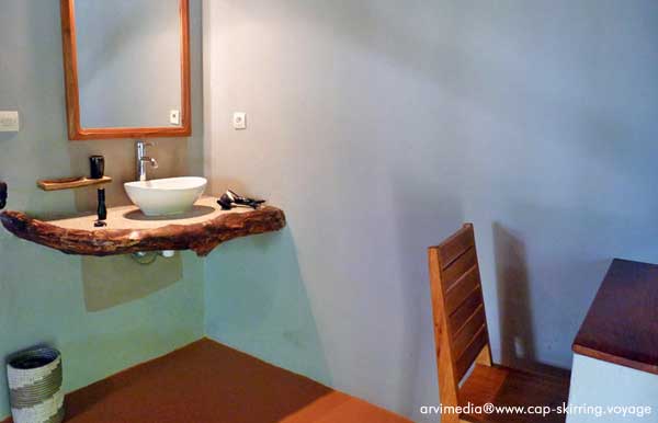 Location bungalow tout confort au bord de l'océan en bordure de mer à cap skirring sud du sénégal