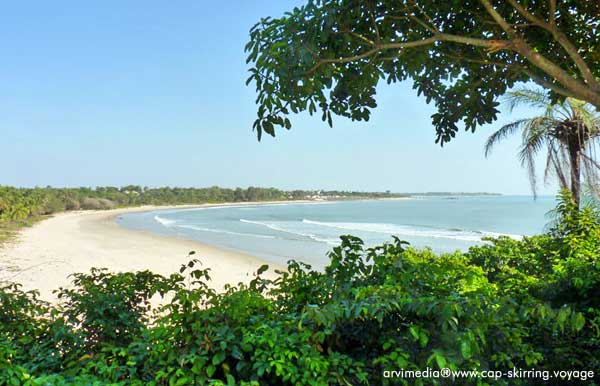Location bungalow tout confort au bord de l'océan en bordure de mer à cap skirring sud du sénégal