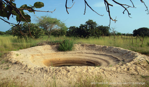 un puits creuser pour arroser les plantation de riz dans le sud de la Casamance dans le village de Diembéring sud du Sénégal