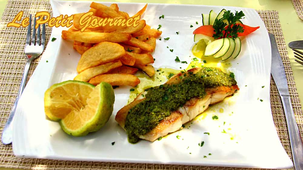 Restaurant à langoustes et poissons frais du jour - Cap Skirring Restaurant Le Petit Gourmet au centre du village