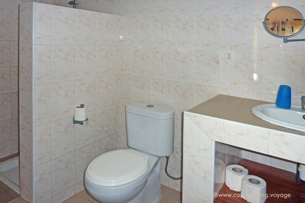 toilettes et sanitaires indépendant