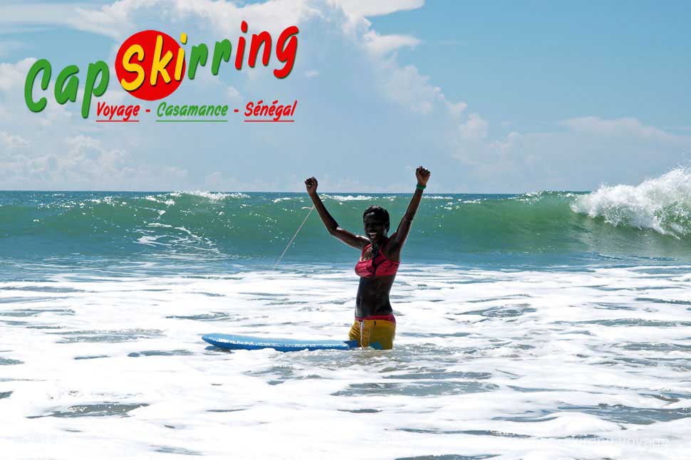 kadia khadidiatou Gueye championne du monde de bodyboard à cap skirring Sénégal loisirs détente sur la plage arvimedia 